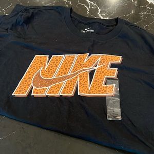 Brand new men’s Nike shirt